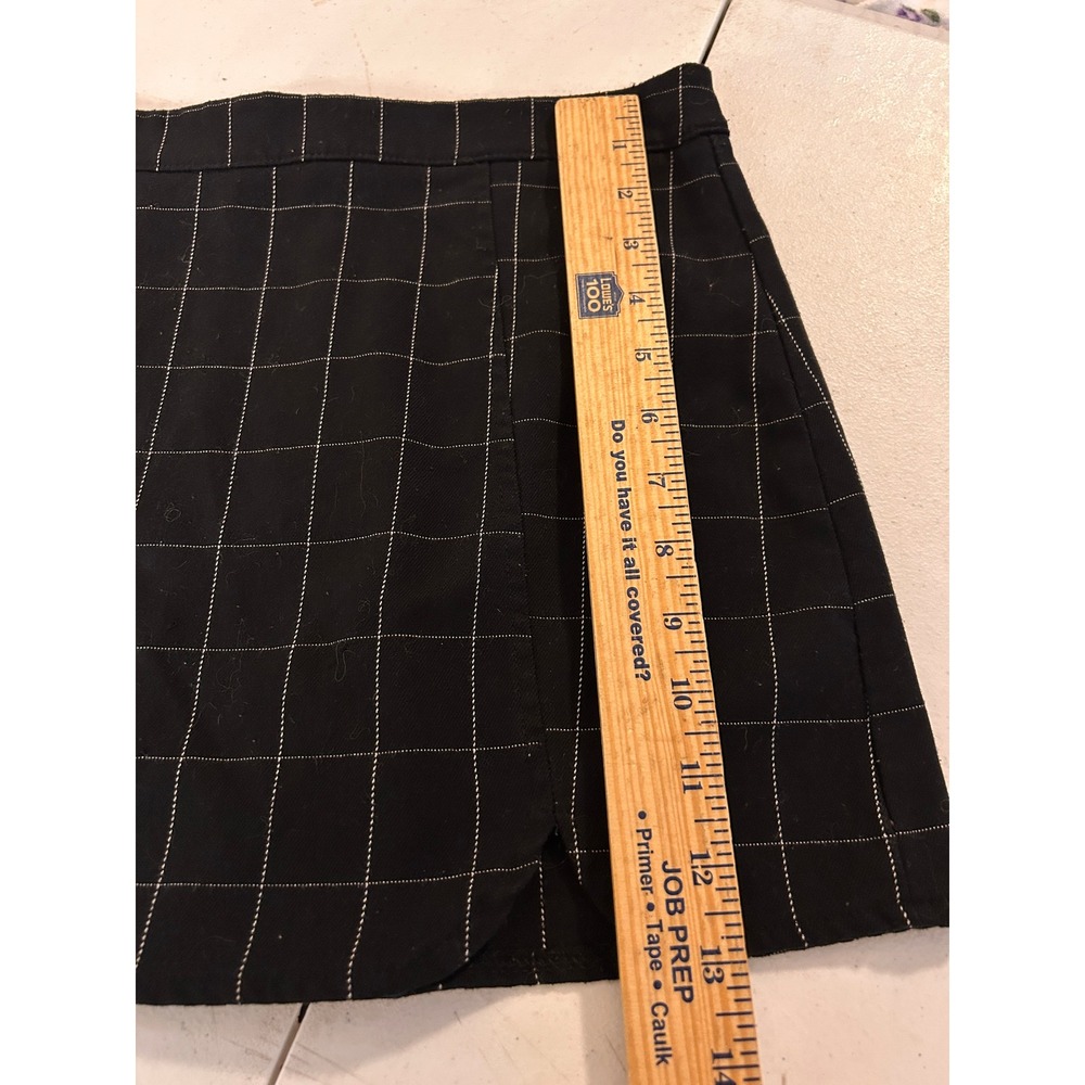 Brandy Melville Black Plaid Mini Skirt OS SMALL Fall Academia Preppy - Picture 4 of 6